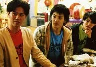 集合(3人)/横式·上半身·服装红·蓝·绿·坐着·视线左·餐桌料理/"オガステ？3~Hakoie Hakoie Kara Ben Yu~"集换式明信片