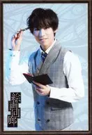 Subaru Hayama / Knee-High, Costume Gray, Body Facing Left, Right Hand Pen Head, Left Hand Notebook, Frame Tea / Stage "Painting Gallery" Bromide