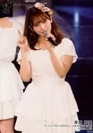 栗原紗英/ライブフォト・膝上・衣装白・右手人差し指立て/HKT48 チームTII「手をつなぎながら」公演 松岡はな 生誕祭 ランダム生写真 2020.1.25