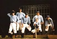 集合(6人)/現場照片·橫型·全身·服裝水色·製服·白又蹲·兩手球棒·後方計分板/舞台劇《棒球》飛機雲的本壘打～HOMERUN OF CONTRAIL>隨機舞台劇照片