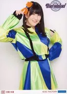 Morning Musume.' 19 / Akane Haga / Above Knee / Costume Yellowish Green / Blue / Background White / 2L size / "Morning Musume.' 19 Concert Tour Spring ~ BEST WISHES! ~" Solo 2 sheet of paper measuring 80 x 100cm Official photo Set D