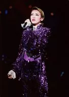 Takarazuka Revue (Sorgumi) / Youka Kao / Live Photo / Knee-High / Costume Purple / Left Hand Microphone / Right Lower / Left Facing / Background Black / 2L size / "Takarazuka Revue" official Official photo