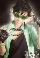 Takahiro Ozone / Upper Body / Costume Green / Black / Both Hands Lifted / Background Black / Stage "Shinjuidan Yumemei Classics #17 : Mugen Factor in Your Hands"