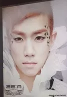 ZE : A / Kevin / Bust up / Costume white / Both hands hanging / 2 ndAlbum "PHOENIX" collection photo