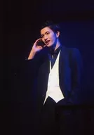 Masahiro Kawakami (Gaila) / Live Photo / Above the Knee / Costume Black / White / Right Hand Ear / Left Facing / Eyes Left / Mouth Opening / Stage "Kishiwada Shonen Gurentai ~ Hearts from those days are still there ~" Gennepro photo