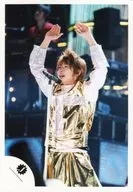 Arashi / Masaki Aiba / Live Photo / Knee-High / Costume Money / Left Facing / Both Hands Lifted / Stand Microphone / Official Official photo