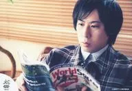 白井悠介/橫型・豐胸・服裝黑色・格紋・雜志/『江口拓也・西山宏太朗禁斷尻廣播』4周年紀念活動明信片