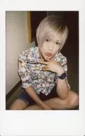 龟甲/Takeshi/全身(足見切)·坐·服裝白色·彩色·牛仔·小坐·右手下·左顎和平·收口/生Cheki
