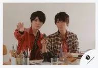 Ihi Jets / Yuto Takahashi / Ryo Hashimoto / horizontal, bust up, sitting, costume red, white, check pattern, leopard pattern, right hand accessories / "DREAM BOYS 2018" goods off-shot / official Official photo