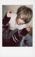 Axkey/Ast / Upper Body / Costume : Black / White / Sitting / Both Hands : Index Finger / Right Eye / Raw Cheki