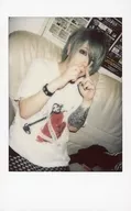 Axkey/Ast / Upper body ・ Costume ・ White ・ Red ・ Sitting ・ Both hands ・ Index finger ・ Nose / Raw Cheki