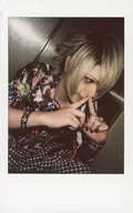 Axkey/Ast / Upper Body / Costume : Black / White / Blue / Red / Sitting / Right / Both Hands : Index Finger Nose / Raw Cheki