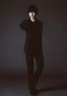 游馬晃祐/全身·服裝黑·灰色·套裝·右手腕口·背景黑/"游馬晃祐粉絲感謝活動2 days in大坂>物販生寫真