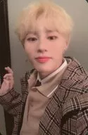 2：ハ・ソンウン(Ha Sung Woon)/裏面オレンジ/CD「MY MOMENT」(Dream ver.)特典フォトカード