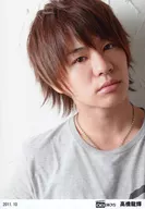 D-BOYS/高橋龍輝/托胸衣灰色頸圍白色背景