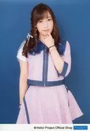 Morning Musume' 20 / Mizuki Fukumura / above the knees / background blue / Morning Musume' 20 Official photo 『 "Love Pedia" each member version 』