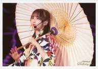 No. 075 : Kaede Sato / Live Photo, Horizontal, Upper Body, Costume White, Black, Red, Left Hand Japanese Umbrellas / CHOOSE 5 PHOTOS! 8th YEAR BIRTHDAY LIVE PHOTO Ver. ~