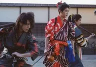Group (3 persons) / Horizontal / Above the knees / Costume red / black / Right facing / Oshida both hands / Film' Shinigami Tsukasake no Kocho - Puppet night music -' random bromide