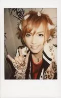 FEST VAINQUEUR/HIRO/托胸衣白色.黑色.金.紅色.右手手指3根立.相機視線/生Cheki