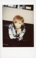 FEST VAINQUEUR/HIRO / Knee-Up / Sitting / Costume White / Grey / Black / Left Hand Raised / Right Hand Stomach / Crooked / Raw Cheki