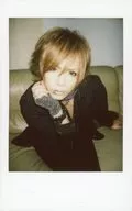 FEST VAINQUEUR/HIRO / Knee-Up, Sitting, Costume Black, Right Cheek, Crouching, Camera Eye / Raw Cheki