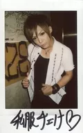 ☆FEST VAINQUEUR/HIRO/親筆留言・膝上・服裝白・黑・向左・兩手服裝・脖子傾斜/生Cheki
