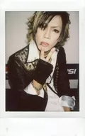 FEST VAINQUEUR/HIRO / Upper Body / Costume Black / White / Gold / Body Facing Right / Right Hand Piece / Background White / Raw Cheki