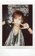FEST VAINQUEUR/HIRO / Upper body / Costume black / white / Both hands index finger cheeks / Pursed mouth / Background black / Raw Cheki