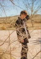 Yuya Asato / Whole body (off Tarumi), costume white, black, left hand head, face tilted to the right, branch in front / magazine "The Television SQUARE" random photo 1st [photo collection "HappY" unpublished SP]