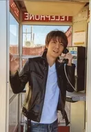 安裏勇哉/上半身・服裝黑・白・右側牆・左手聽筒・看牙/雜志隨機寫真第1彈【寫真集未公開SP】