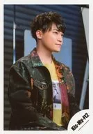 Kis-My-Ft2 / Takashi Nikaido / Bust Up / Costume Black / Yellow / Right Lower / Right Facing / "Kis-My-Ft2 LIVE TOUR 2020 To-y2" Goods Off Shot / Official Official photo