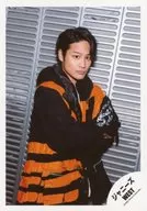 Johnny's West / Terufumi kiriyama / Upper body / Costume black / Orange / Body facing right / "Johnny's West LIVE TOUR 2020 w trouble" goods off shot / Official Official photo