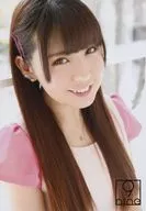 9 nine/佐武宇绮/托胸·服装粉色·右向·双手下·笑脸·看牙/"9 nine WONDER LIVE IN SUNPLAZA>随机生写真A