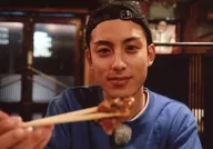 Naoki Takeshi / horizontal, bust up, costume blue, right-handed chopstick, food clip, indoor / "オガステ? 5 ~ OGA ROCK FESTIVAL' 19 ~" trading bromide