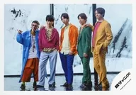 Kanjani Eight / Assembly (5 persons) / Horizontal ・ Whole ・ Maruyama Left Hand Pocket ・ Yasuda Right Hand Lift / Single "Re : LIVE" MV & Jacque-shot Off Shot / Official Official photo