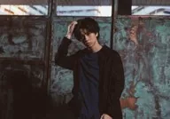 Raimu Okanomiya / Horizontal, Upper Body, Costume Black, Blue, Right Hand Head / "Raimu Okanomiya Only Event" L Edition of Bromide