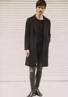 廣瀨友佑/全身衣服黑色左手口袋背景白色/歌迷會入會特典明信片