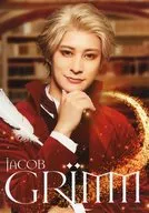 Shota Takasaki (Jacob Grimm) / parte superior del cuerpo y mandíbula derecha / Escena "GRIMM" Individual Bromide A