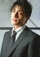 福地教光/豐胸・服裝黑・白・套裝・向左・脖子傾斜/舞台明信片