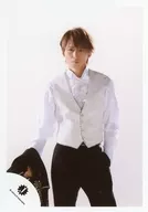 Kinki Kids / Koichi Domoto / Above-the-knee ・ Costume white ・ Black ・ Vest ・ Right-hand jacket ・ Left-hand pocket ・ Background white / Official Official photo