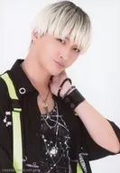 Shuto Washio (Inakuni Hibiki) / Bust Up / Costume Black. Green / Right Facing / Left Wrist / GEKIIKE The 11 th performance "HIT LIST" Individual Bromide B (live version)