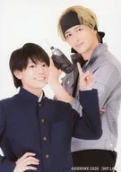 Shuto Washio (Inakunikyo), Arisawa Yuto (Inakuniso) / Upper body, Costume : Gray, Black, Uniform, Arisawa Left hand Index Finger Stand / GEKIIKE The 11 th performance "HIT LIST" Random Bromide A (normal version)