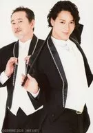 Yuki Yamaoki (Hideki Ushijima), Shinichi Ikeda (Koichi Inakuni) / Above-the-knee, Costume Black, White, Yamaoki Both hands Stick Shoulder / GEKIIKE The 11 th performance "HIT LIST" Random Bromide B (live version)