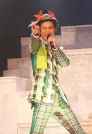 Tatsuya Kageyama (Jovian ☆ Juju) / Live photo, above the knees, costume green, check pattern, cap, fingers of the right hand holder / Official Official photo