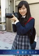 Hakoiri-Musume / Suganuma Momoka / Above-the-knee ・ Costume blue ・ Check pattern ・ Both hands camera ・ Shoulders ・ Body facing right ・ Back shutter / Official Official photo