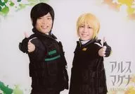 ArsMagna / Hiroyuki Ito (Park Witt) / Daisuke Fukui (Takki SAKAKIBARA) / Horizontal, Upper body, Costume Black, Green and Yellow, Boot Camp Costume, Thumb Standing / ArsMagna KUJI Photo Bromide Vol. 16