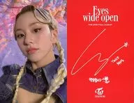 TWICE / Choi young / Bust up / Back side print with signature / Photo card included with CDs "Eyes wide open"