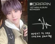 DRIPPIN/ユンソン(YUN SEONG/衣装ベージュ・白・左手ボタン・裏面印刷サイン入り/CD「1st Mini Album Boyager」封入特典フォトカード