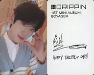 DRIPPIN / Minso (MIN SEO) / Light blue / White / Both Hands Hanging / Bent the left fingers / Reverse side printed with signature / Special photo card containing "1st Mini Album Boyager"
