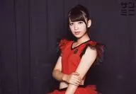 Sun Minutes (3 min.) / Raimu Arisawa / Horizontal, Upper body, Costume red, Right hand and left arm, Background black / Official Official photo
